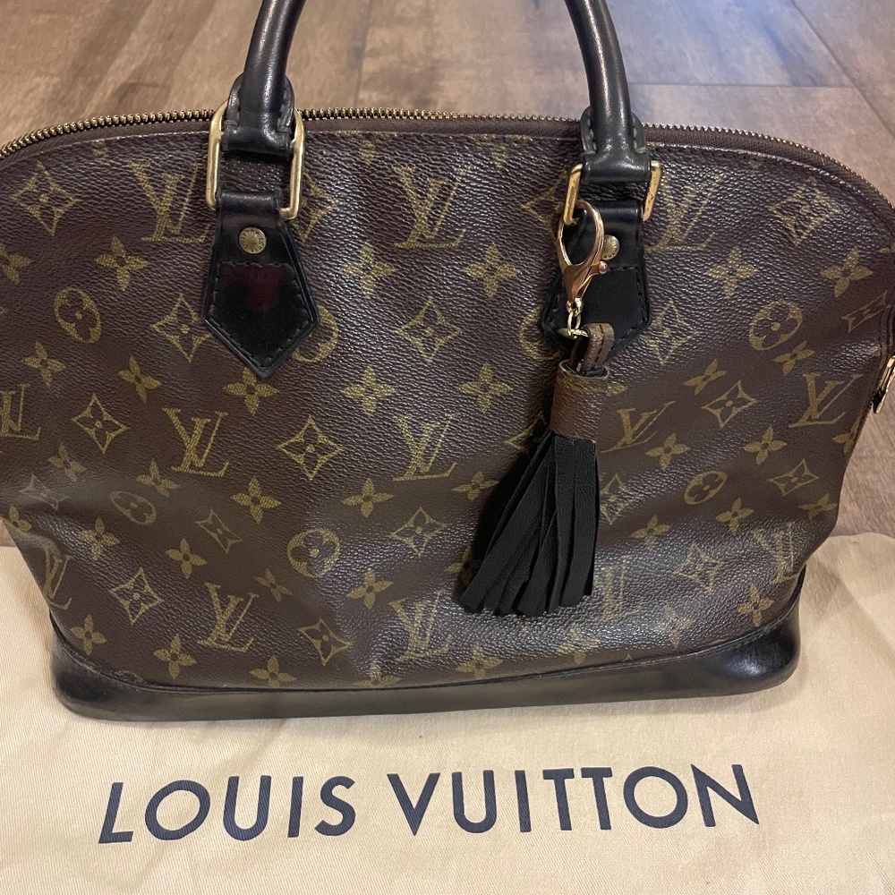 Louis Vuitton Alma handbag
